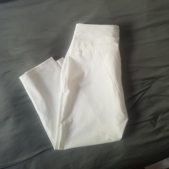 Chico's Pants - Chinos Zenergy Capri